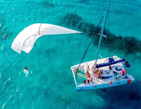 Isla Mujeres Tour in Catamaran
