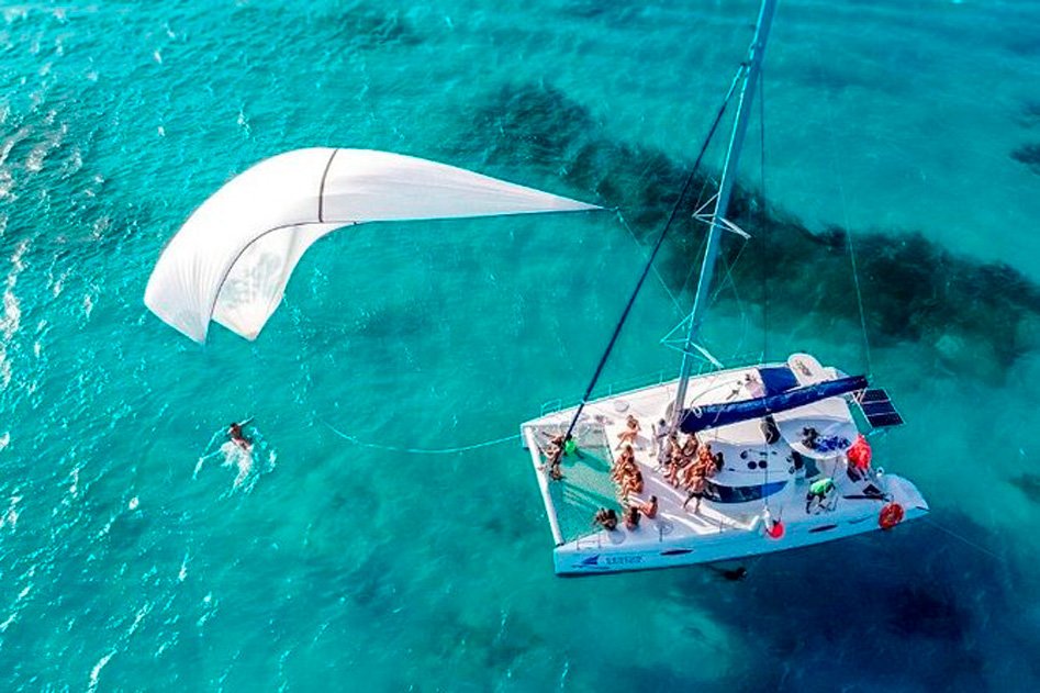 Isla Mujeres Tour in Catamaran